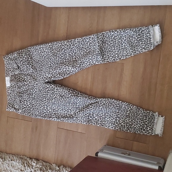 Current Elliott The Super Highwaist Stiletto Snow Leopard Slit Step Hem. - Picture 12 of 16
